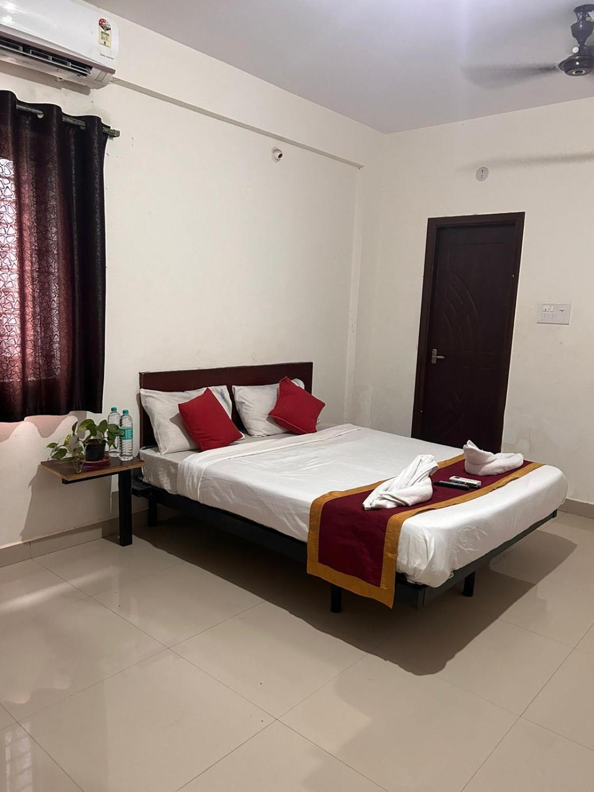 Hotel Prakrathi Residency บังกาลอร์ ภายนอก รูปภาพ