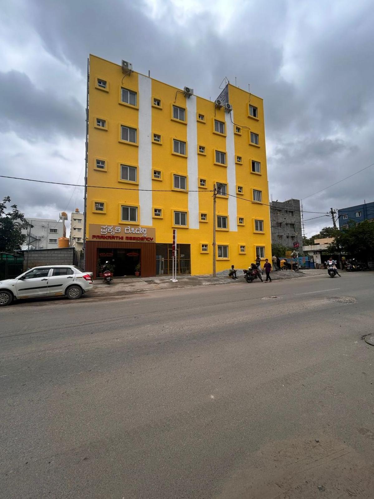 Hotel Prakrathi Residency บังกาลอร์ ภายนอก รูปภาพ