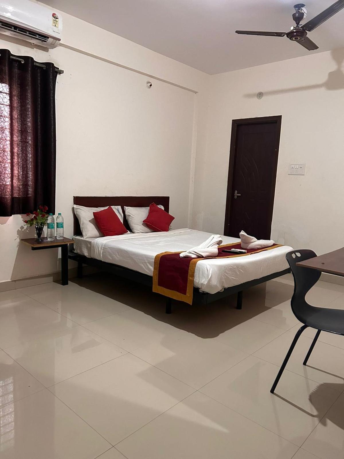 Hotel Prakrathi Residency บังกาลอร์ ภายนอก รูปภาพ